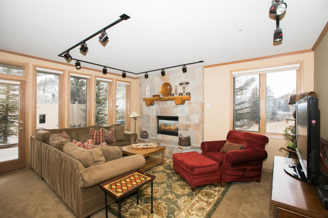 Sun Vail Aparthotel Екстериор снимка
