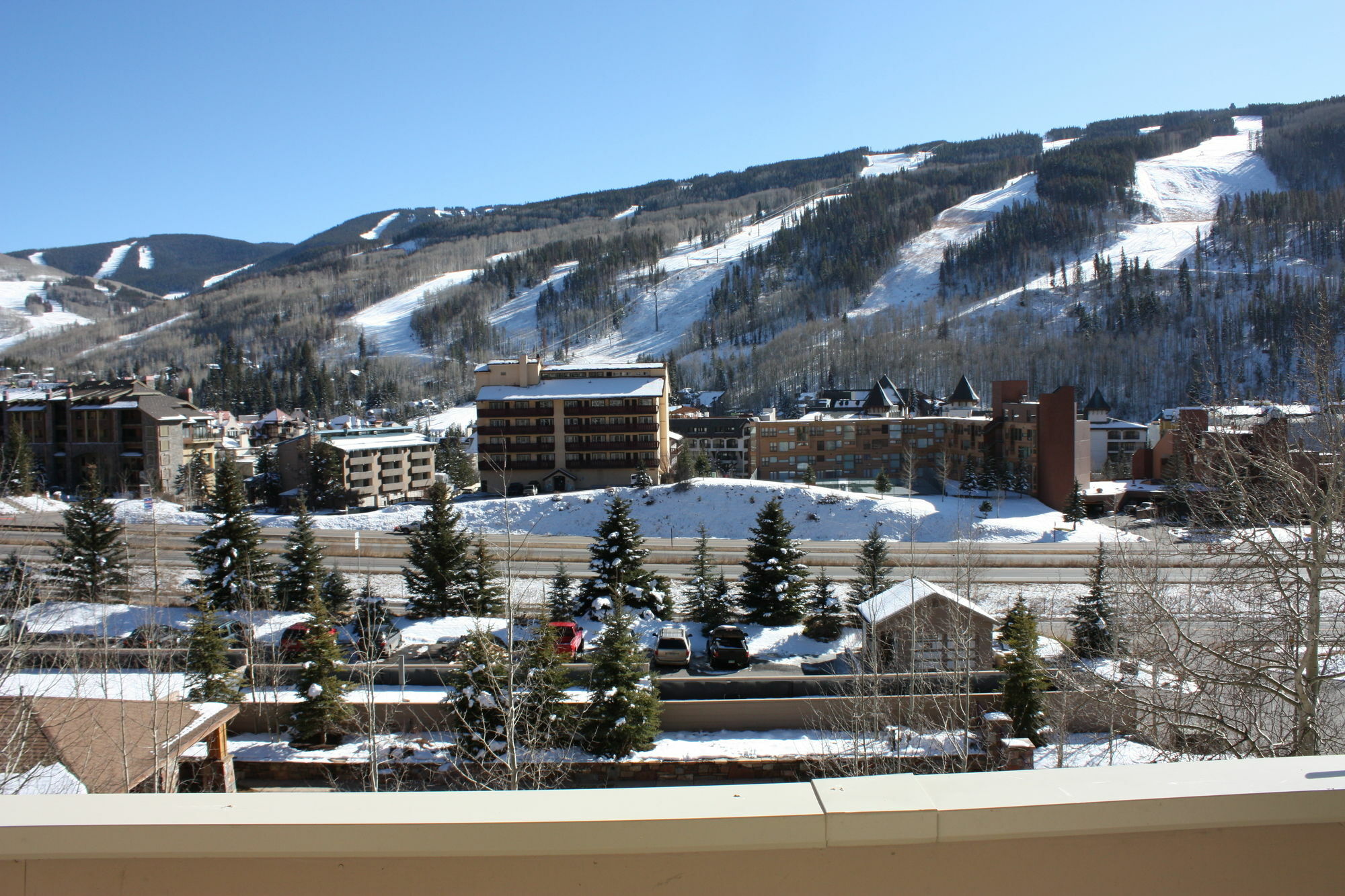 Sun Vail Aparthotel Екстериор снимка